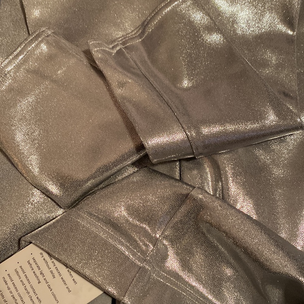 BlackMilk Holographic Silver Leggings - Picture 5 of 5